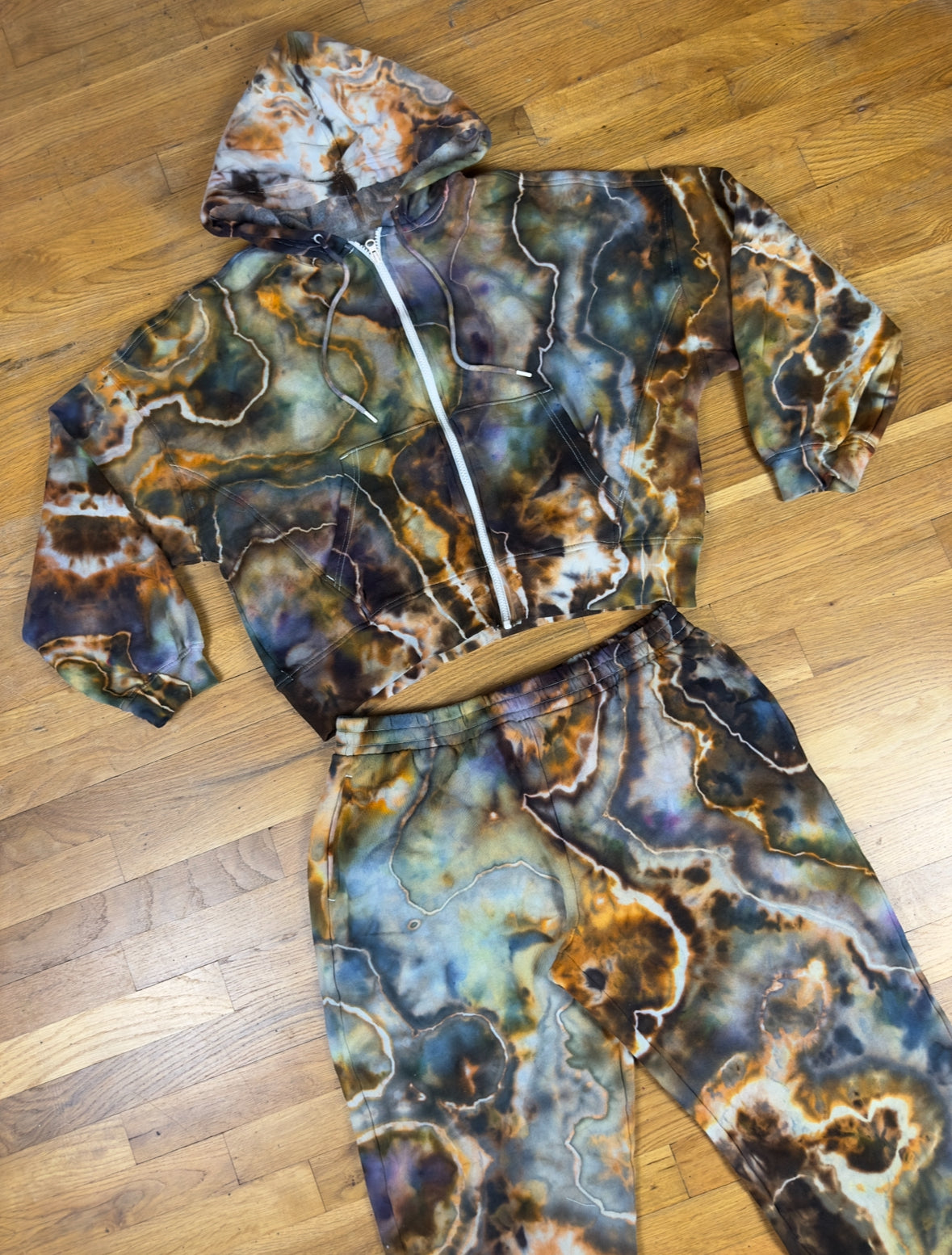Sweatsuit - LARGE