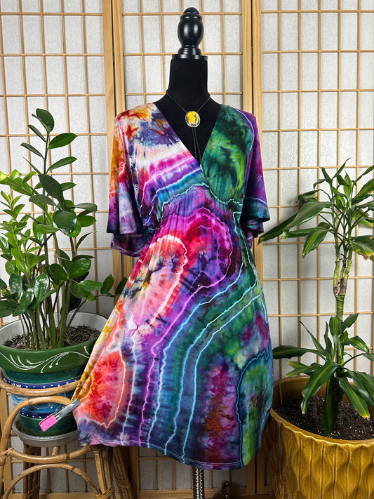 XL & Up Thriving in Tie Dye XL & Up Thriving in Tie Dye