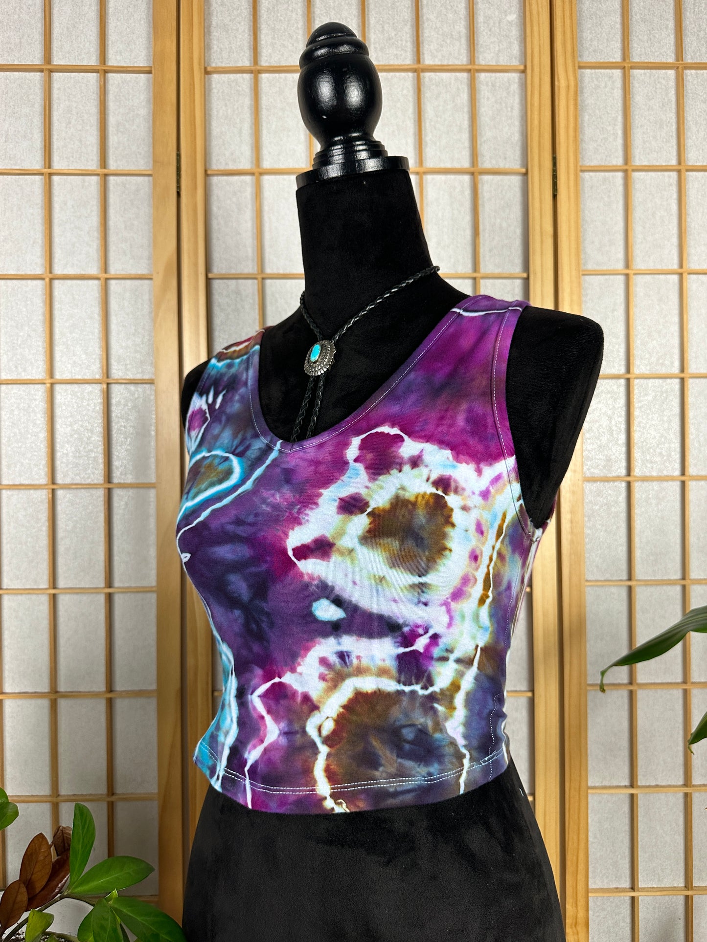 V Neck Crop - MEDIUM