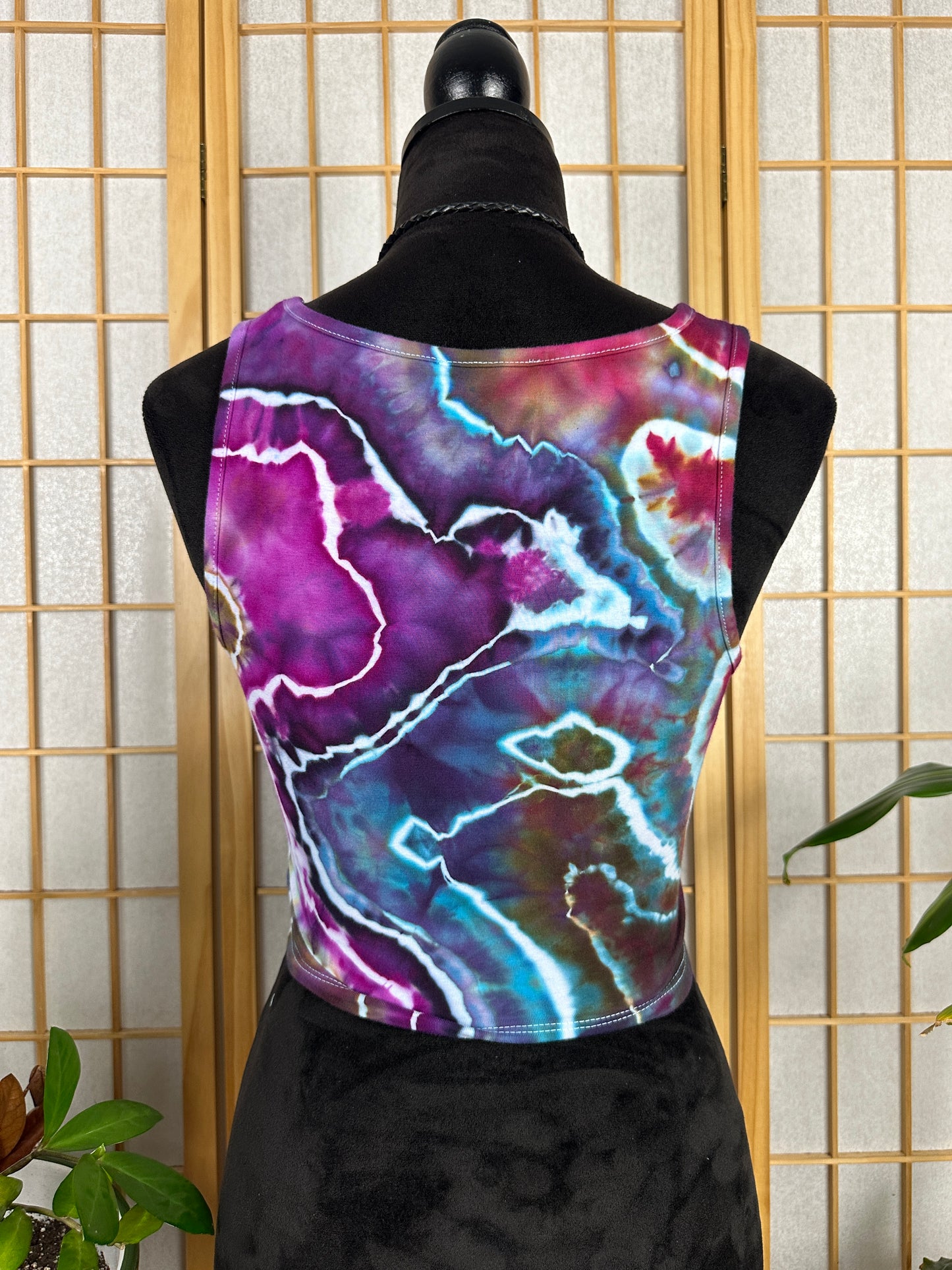 V Neck Crop - MEDIUM